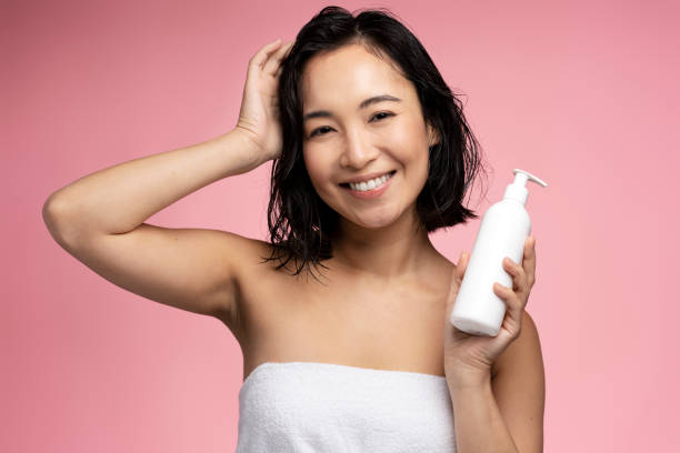 HANDING THE PRODUCT